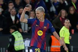 Yamal marca un gol acrobático y Barcelona vence al Oviedo y recupera el liderato de La Liga