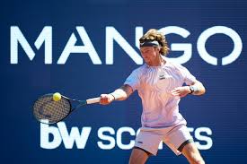 Rublev avança à semifinal e enfrentará surpresa Medjedovic em torneio