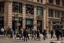 US Economy Shows Solid 2.4% Growth in Q4 2024, Fueled by Consumer Spending