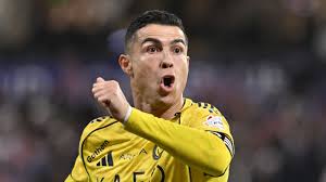 Cristiano Ronaldo and the team prepare for the game