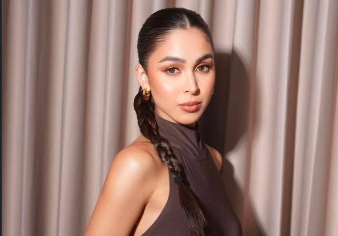 Julia Barretto gives early Christmas present to young scholars through  charity event - Manila Standard