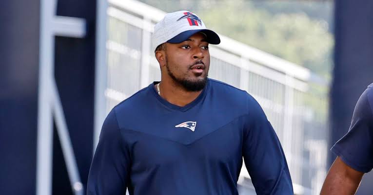 Patriots assistant Ross Douglas on moving from defense to offense - Pats  Pulpit