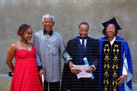 Nelson Mandela's life with Family in pictures Images?q=tbn:ANd9GcS-x0G3eWB6uAB5sOh7qqUod4hTGcFSqtxXb5lCjgrwS53nq8YL