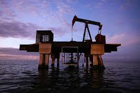 Acuerdo petrolero entre Venezuela y EEUU genera dudas legales y operativas