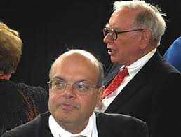 To his left, the right hand man: Warren Buffett and Ajit Jain. profile. What&#39;s On The Buffett. India-born Ajit Jain. Omaha&#39;s Oracle is dropping&#39; nuff hints ... - ajit_jain_20090316