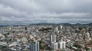Queda de temperaturas e chuva intensa atingem juntas o Sul de Minas nesta quarta-feira