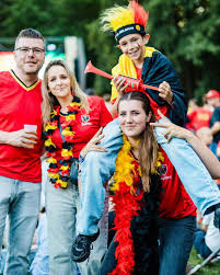 LIVE WK. Spanning stijgt onder supporters nu beslissende match is begonnen: “Het wordt alles of niets”