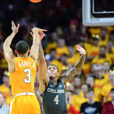 How to buy Tennessee vs. Michigan Elite 8 NCAA Tournament tickets now