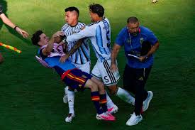 FIFA sanciona a futbolistas argentinos por incidentes en la final del Mundial y multa a la AFA por cartel de Malvinas