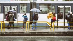 După ger, urmează ploi abundente și risc de inundații. Cod galben și portocaliu în mai multe județe