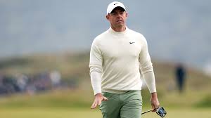 Amgen Irish Open: Rory McIlroy takes one-shot lead over Matteo Manassero 
into final day