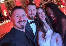 În zi de UCL, Radu Drăgușin s-a căsătorit cu Ioana Stan, la Primăria Sectorului 1. Toate imaginile de la eveniment