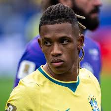 Palmeiras usa passagem na Europa como 'trunfo' para fechar com Danilo