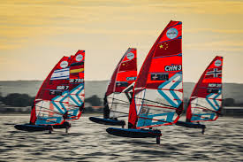 iQFOiL World Championship // Day 4: Late breeze, late racing, high stakes