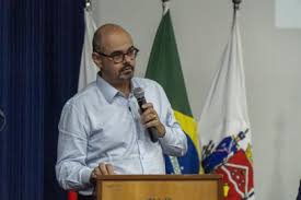Simões espera que Marcelo Aro "não tenha tentado vincular recurso a apoio"