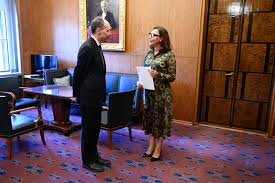 Kansanedustajana aloittanut Anne-Mari Virolainen pyytää jo eroa tehtävästä