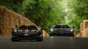 LEGO Debuts New Technic Koenigsegg Sadair’s Spear Set By Breaking A Record For Fastest LEGO Set