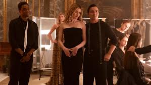 The ‘Love Story: John F Kennedy Jr & Carolyn Bessette’ costumes are great, actually!