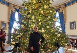 What's it like to decorate the White House for Christmas? One volunteer shares her experience