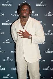 Tyreek Hill’s Estranged Wife Scolded for Bentley Purchase