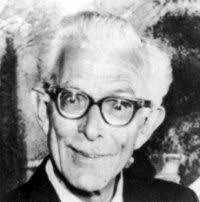 Alan Napier (Alan Napier-Clavering) was an American actor. He was born in 1903 at Birmingham, ... - Alan_Napier