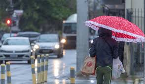 Frente fria desestabiliza tempo e gera alerta amarelo de temporais em SC