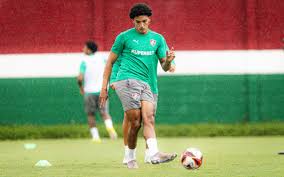 Fuentes rejeita oferta do América do México e fica no Fluminense