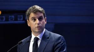 "Même pas en rêve" : le camp de Raphaël Glucksmann rejette la main tendue par Gabriel Attal — franceinfo
