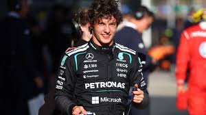 Japanese Grand Prix: Kimi Antonelli takes second consecutive pole in qualifying