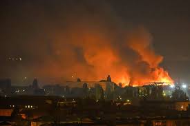 Rússia revida ataque e provoca megaincêndios em Kiev; veja vídeos