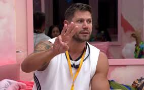 Com Chaiany no paredão, Jonas crava indicação em sister no BBB 26: 'Me irrita'