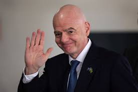 Jato do presidente da Fifa percorre distância equivalente a duas voltas na Terra