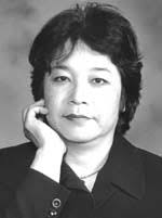 Makiko Takeda-Herms, in Osaka geboren, erhielt ihre erste pianistische Ausbildung an der Toho-Musikschule in Tokyo und bereits mit 13 Jahren den ersten ... - makikotakeda-herms