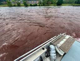 France voisine: Le Léman vire au rouge, sur 57'000 m²