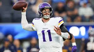 Carson Wentz returning to Vikings on one-year deal; veteran joins J.J. McCarthy, Kyler Murray in QB room