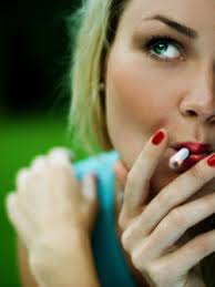 Thema des Quartals. April 2014: Immer mehr junge Menschen haben Hörprobleme - Hear-it-Facts-Causes-Cigarette_smoking_and_hearing_loss