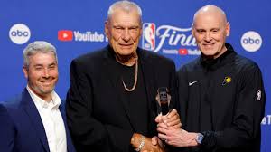 HOF coach Nelson recipient of Chuck Daly Award