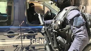 Saisie de Drogue: Arrestations Choc au Grau-du-Roi! Les Détails 🔥