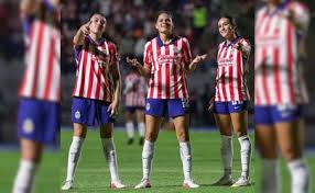 Chivas se impone a Cruz Azul y defiende segundo puesto en la Liga Femenil