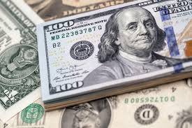 Manhã no mercado: Dólar segue em queda no exterior em dia de IPCA-15 no Brasil