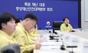 Central Disaster Headquarters Reviews Government-wide Heatwave Response... Strengthens Safety Management for Vulnerable Groups