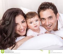 Glückliche <b>arabische Familie</b> - gl%25C3%25BCckliche-arabische-familie-38587381