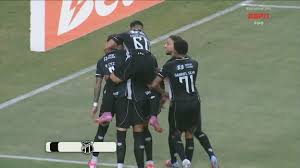 Gol do Ceará! Vozão aproveita bola aérea mais uma vez e Luizão vira o jogo com cabeçada certeira