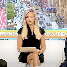 Trump raises eyebrows with 'bizarre' rant about Fox host’s 'attraction' to Sean Hannity