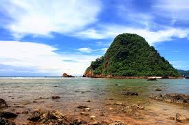 Hasil gambar untuk AKSES MENUJU pulau merah banyuwangi DARI ARAH SURABAYA