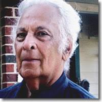HORACIO PEÑA, nace en Managua un 12 de agosto de 1936. Poeta, narrador, teatrista, ensayista, crítico de cine, traductor de inglés y francés. - critica-horaciopena-foto