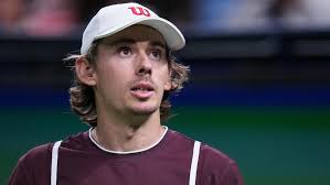 De Minaur pulls off massive comeback to improve ATP Finals hopes