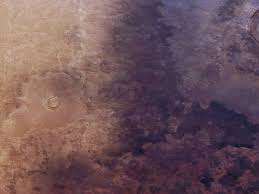Europa mira a Marte desde el espacio y dicta sentencia: cada vez es más difícil llamarle 'planeta rojo'