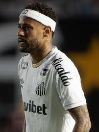 Neymar sofre nova lesão e é substituído no intervalo de Santos x Palmeiras