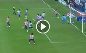 El espectacular golazo de Roberto Alvarado gracias a un jugadón de Hugo Camberos en Chivas vs. Pachuca